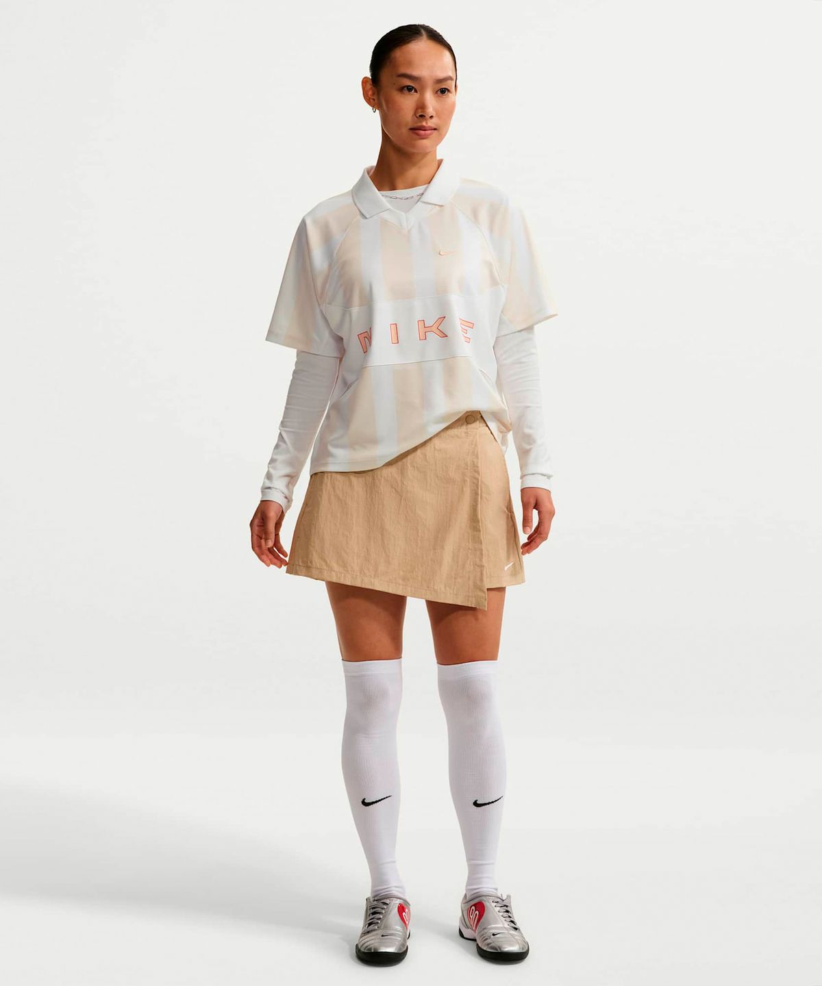 나이키(NIKE) 스포츠웨어 오버사이즈 저지 W - 초크:화이트:화이트:아틱 오렌지 / IO0914-103
