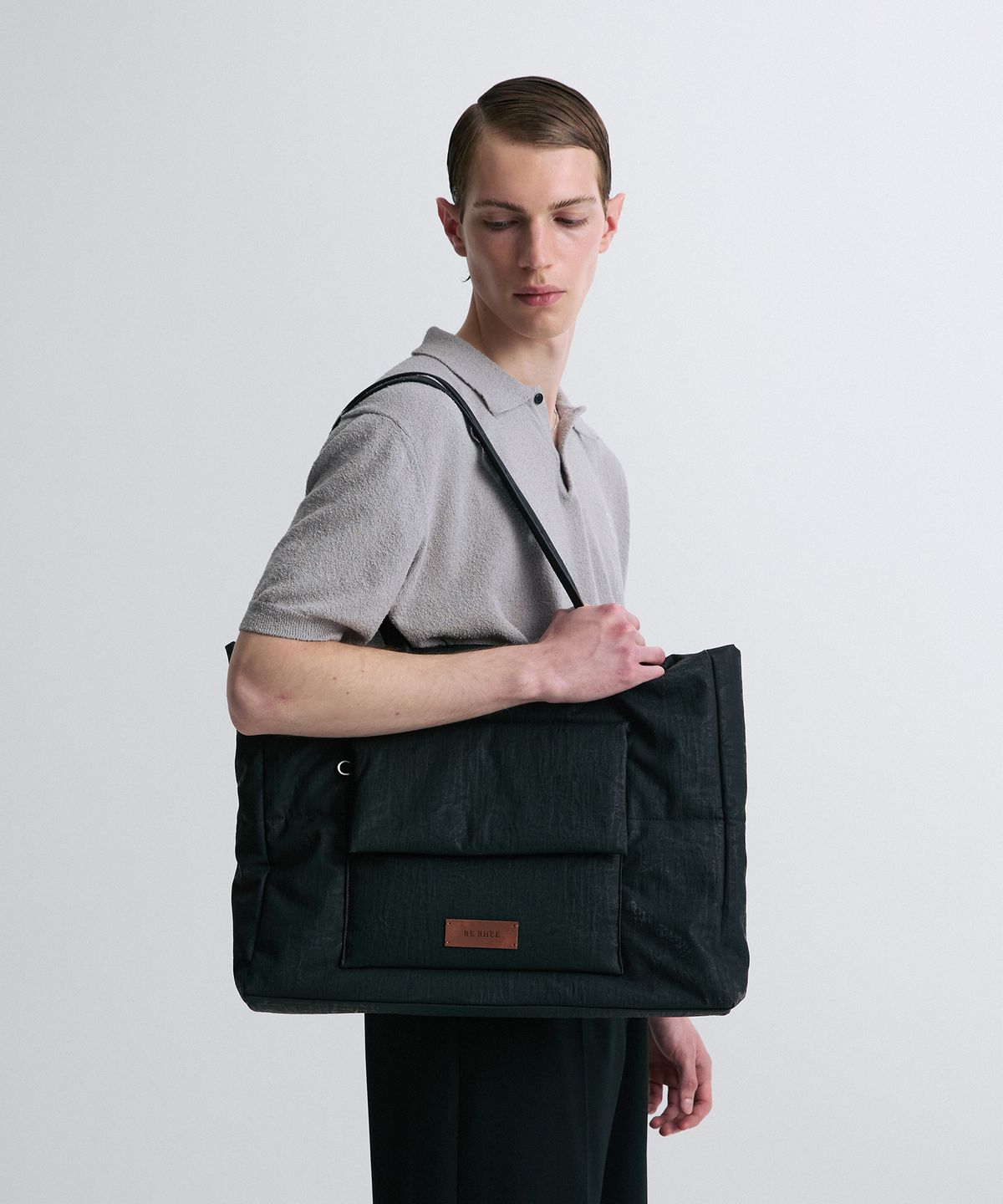 리이 맨(RERHEE MEN) CRACK DETAILED TOTE BAG