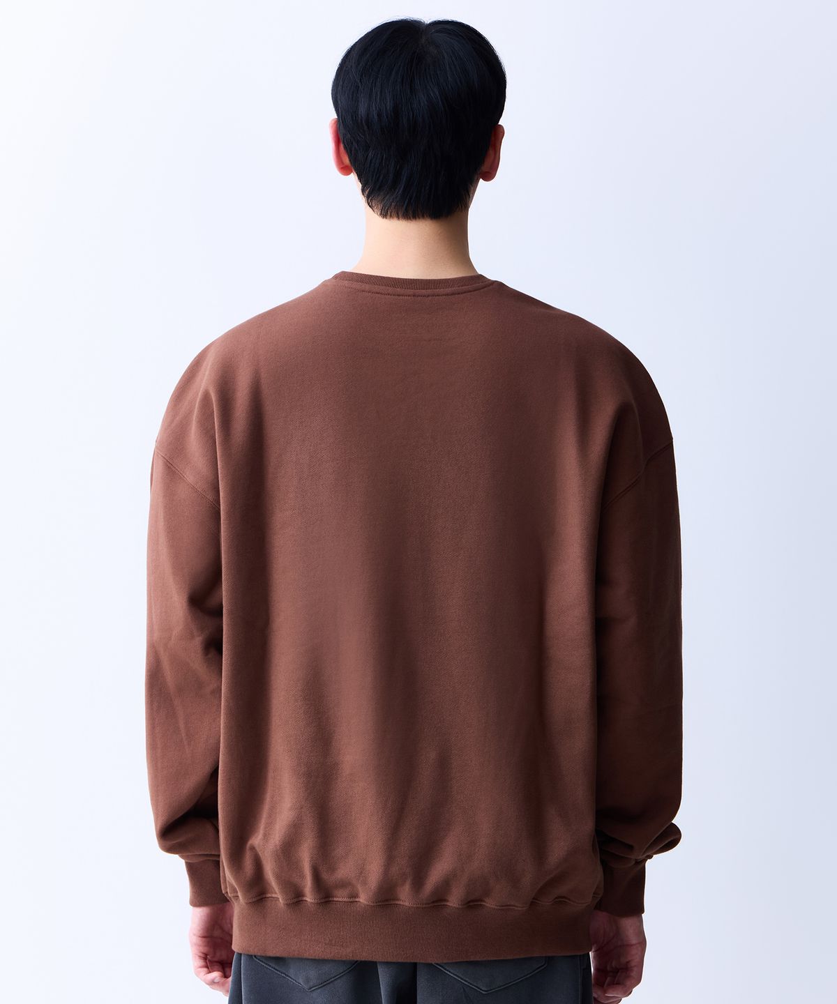 에이던엠(ADERNM) 씽즈 스웨트셔츠 브라운