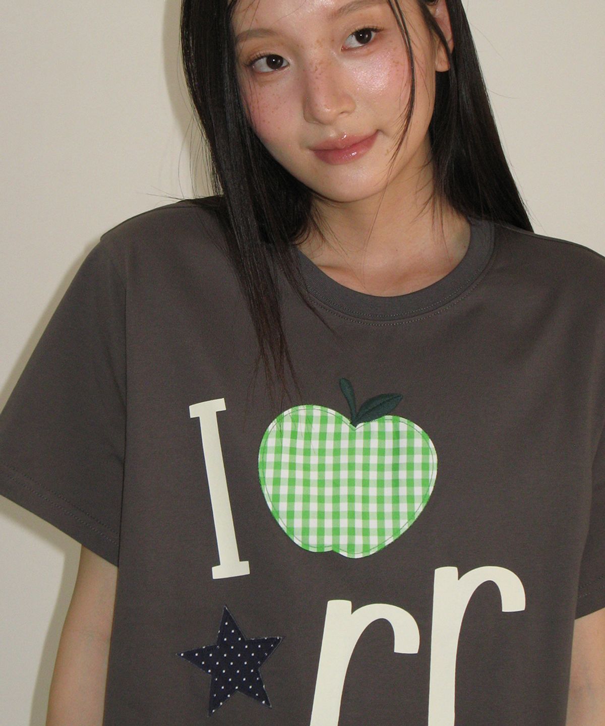 론론(RONRON) I RR APPLIQUE BASIC FIT T SHIRT CHARCOAL