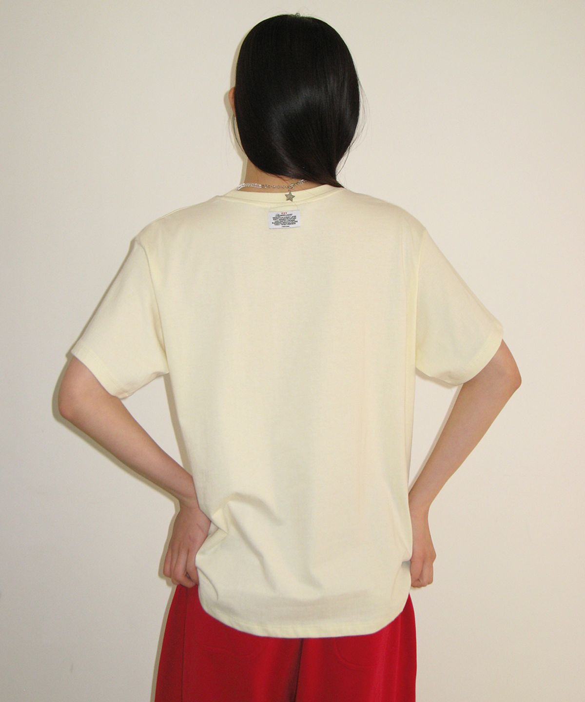론론(RONRON) RIBBON MATCHA BASIC FIT T SHIRT SOFT YELLOW