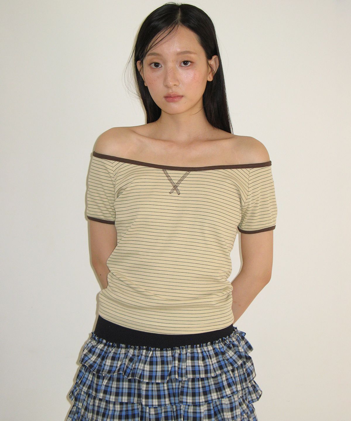 론론(RONRON) STITCH STRIPE OFF SHOULDER T SHIRT YELLOW