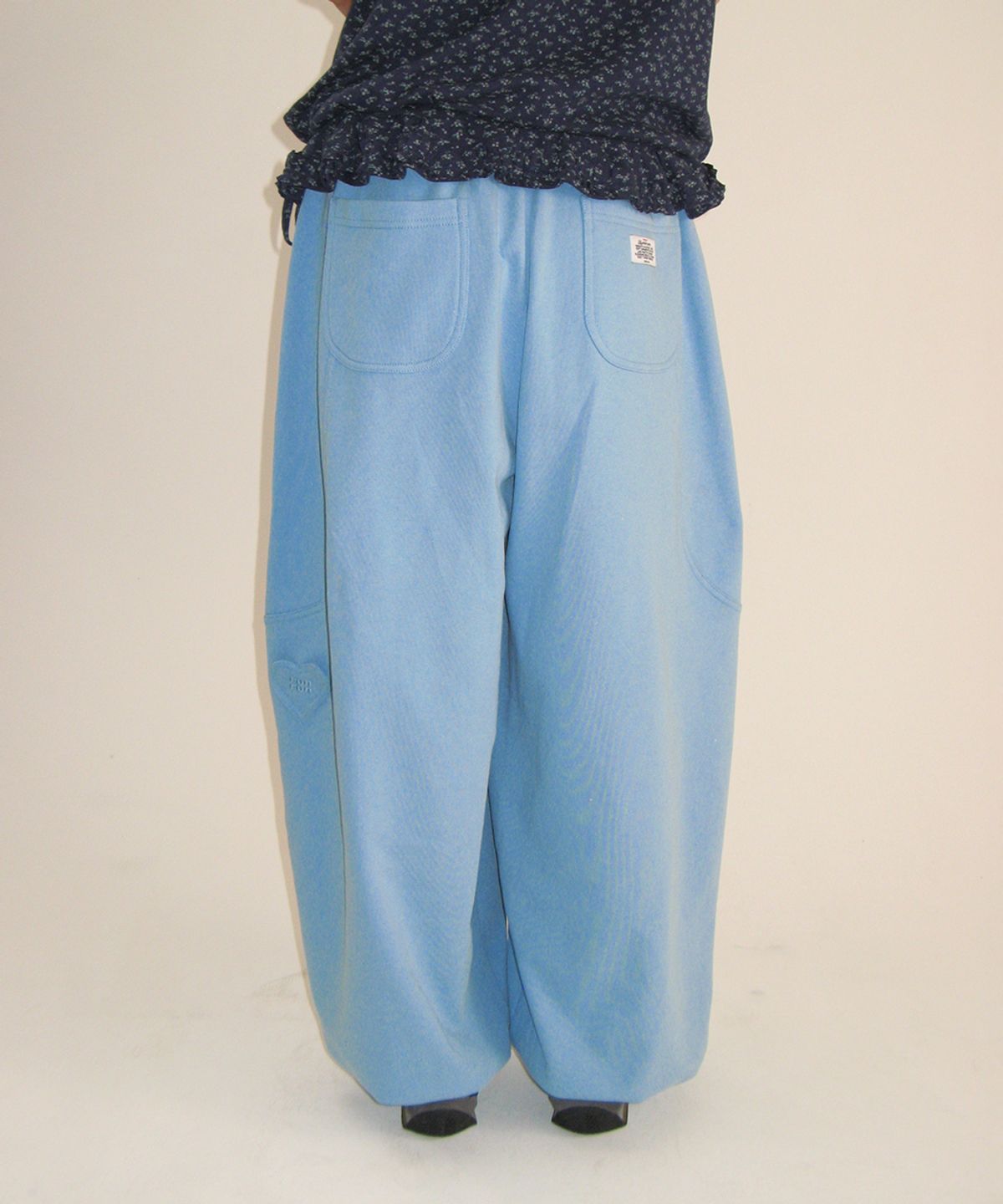 론론(RONRON) MINI HEART BALLOON JOGGER PANTS SOFT BLUE