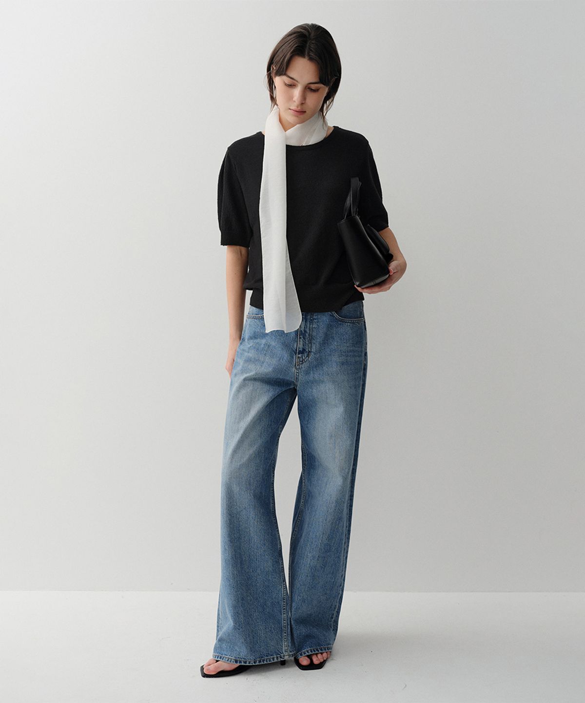 이아(EAAH) GLEN BOUCLE KNIT TOP (BLACK)