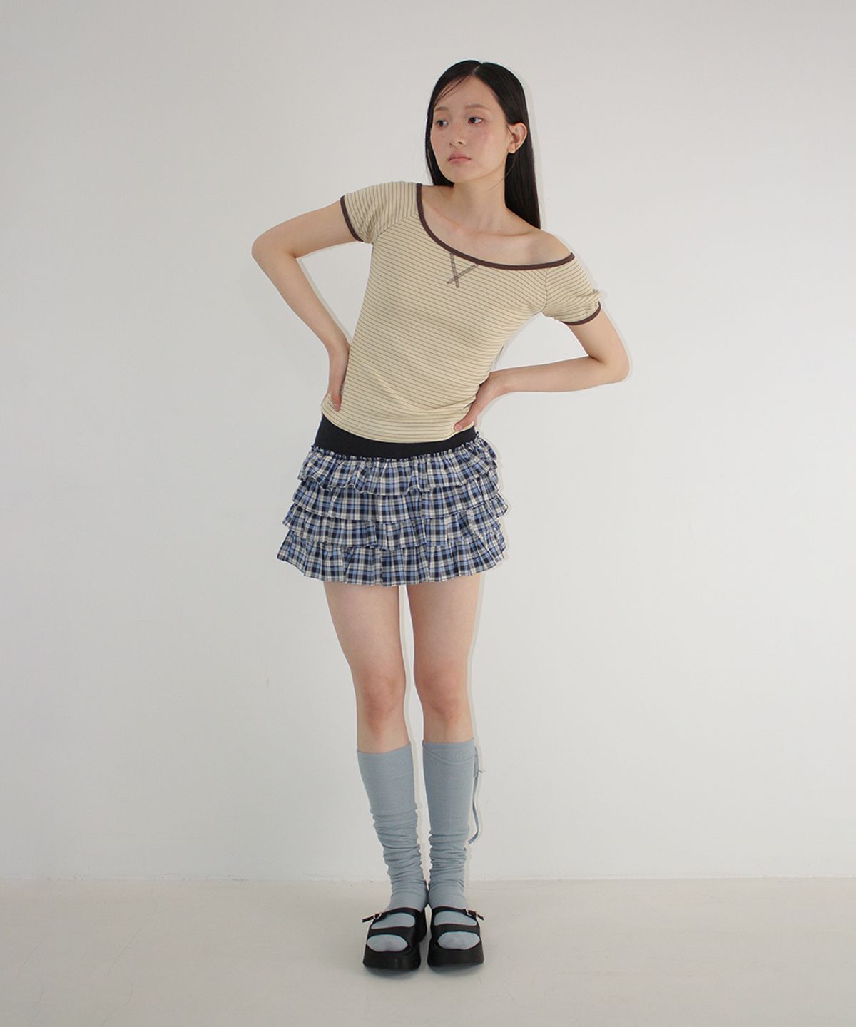 론론(RONRON) LOGO STRING KNEE SOCKS BLUE