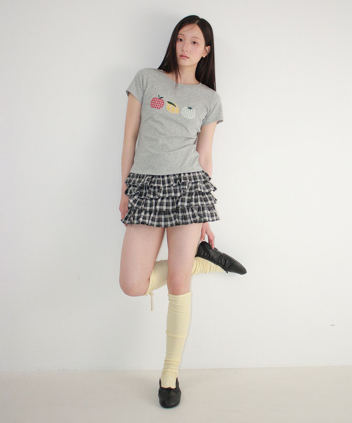 론론(RONRON) LOGO STRING KNEE SOCKS YELLOW