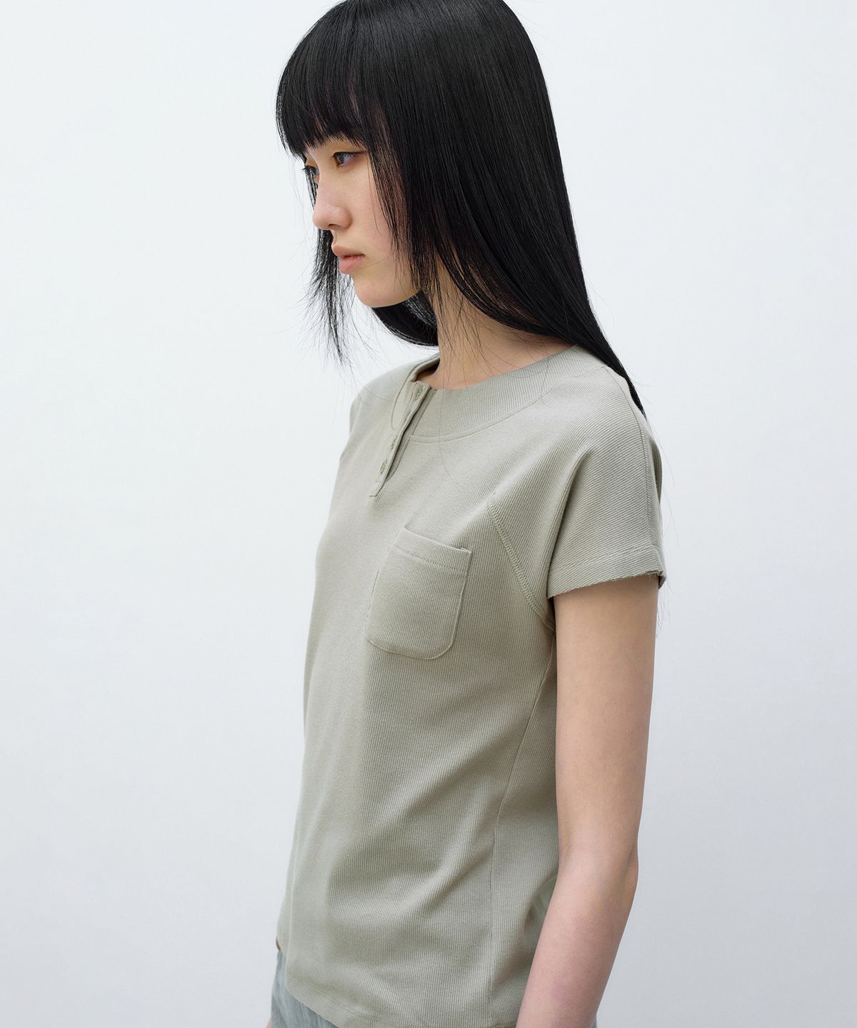 인사일런스 우먼(INSILENCE WOMEN) 썸머 헨리넥 티셔츠 OLIVE