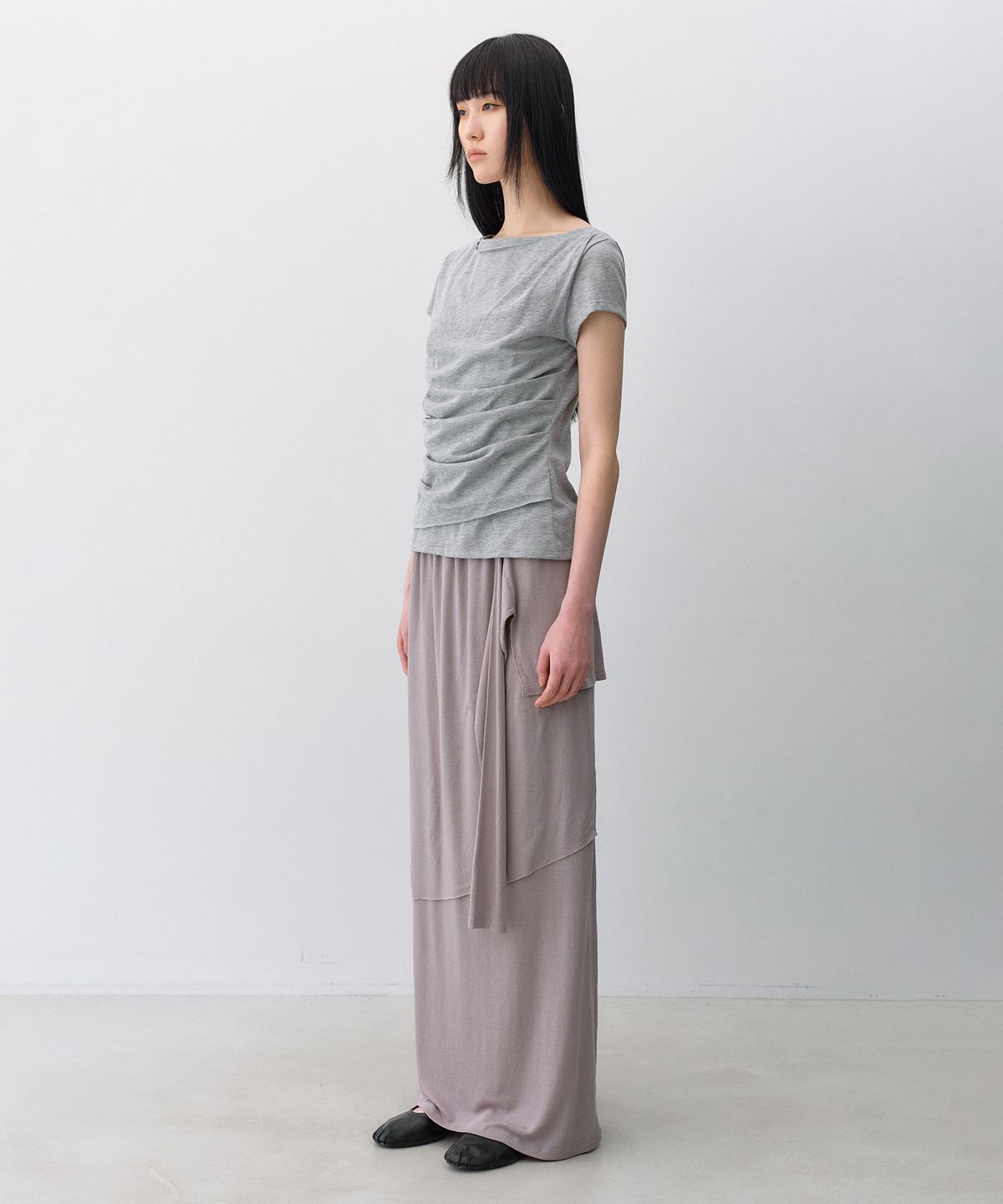 인사일런스 우먼(INSILENCE WOMEN) 드레이핑 보트넥 티셔츠 MELANGE GREY