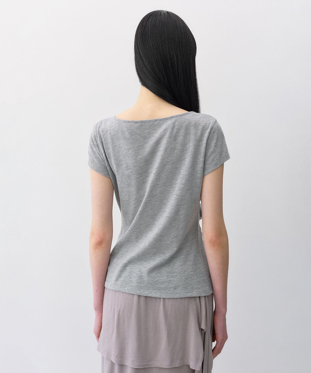 인사일런스 우먼(INSILENCE WOMEN) 드레이핑 보트넥 티셔츠 MELANGE GREY