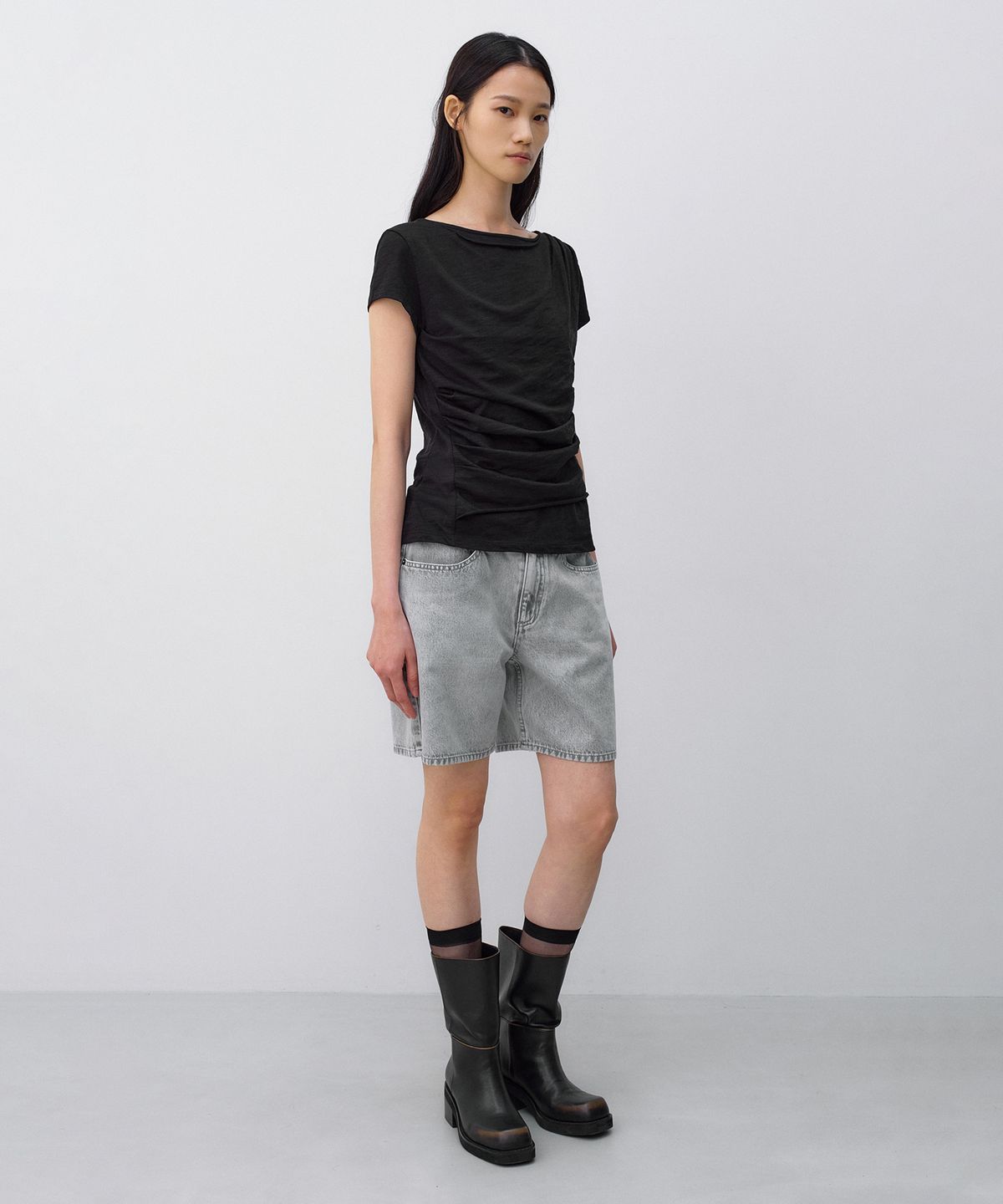 인사일런스 우먼(INSILENCE WOMEN) 로우 버뮤다 팬츠 WASHED GREY