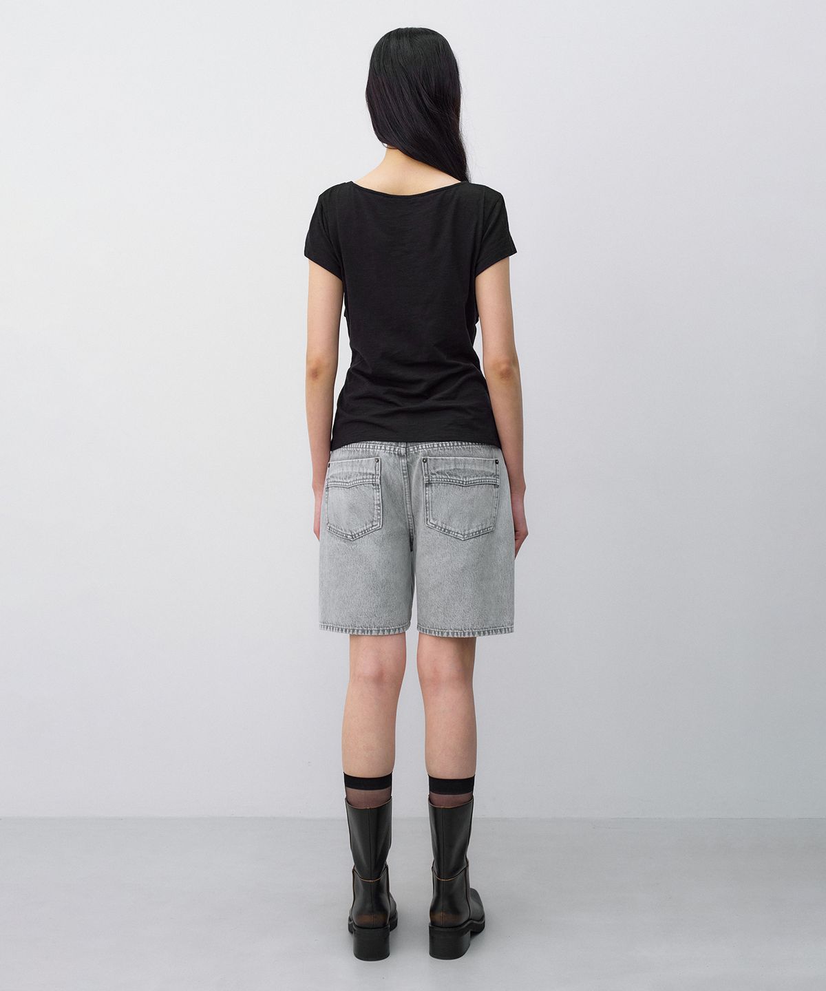인사일런스 우먼(INSILENCE WOMEN) 로우 버뮤다 팬츠 WASHED GREY