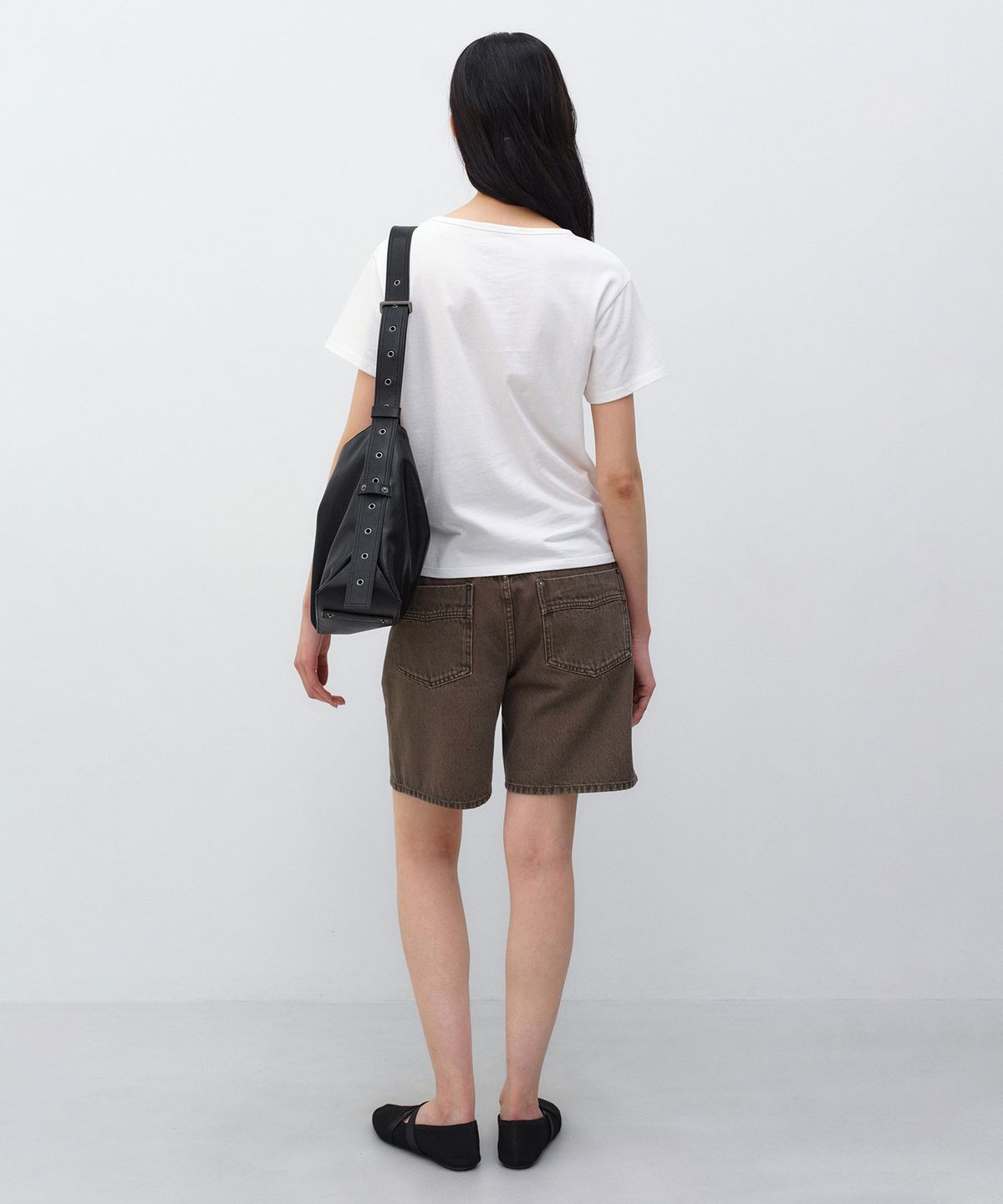 인사일런스 우먼(INSILENCE WOMEN) 로우 버뮤다 팬츠 BROWN