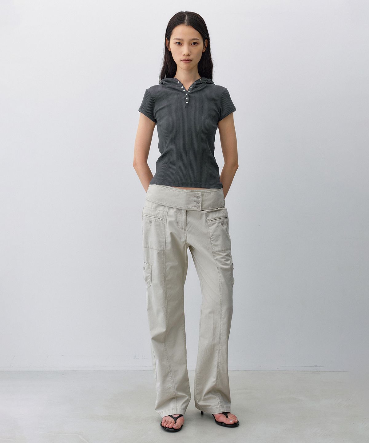 인사일런스 우먼(INSILENCE WOMEN) 워시드 코튼 포켓 팬츠 LIGHT BEIGE