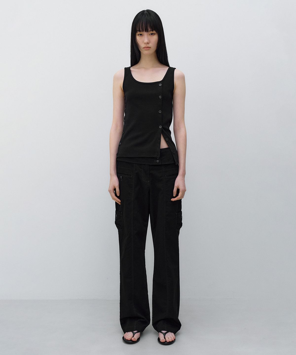 인사일런스 우먼(INSILENCE WOMEN) 웨어러블 버튼 슬리브리스 BLACK