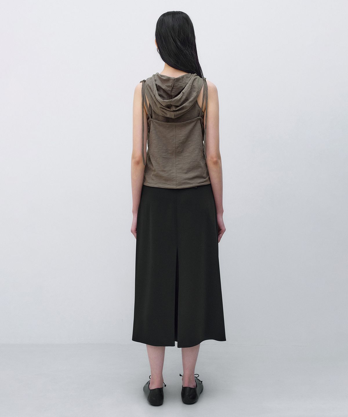 인사일런스 우먼(INSILENCE WOMEN) 레이어드 후디 슬리브리스 KHAKI BROWN