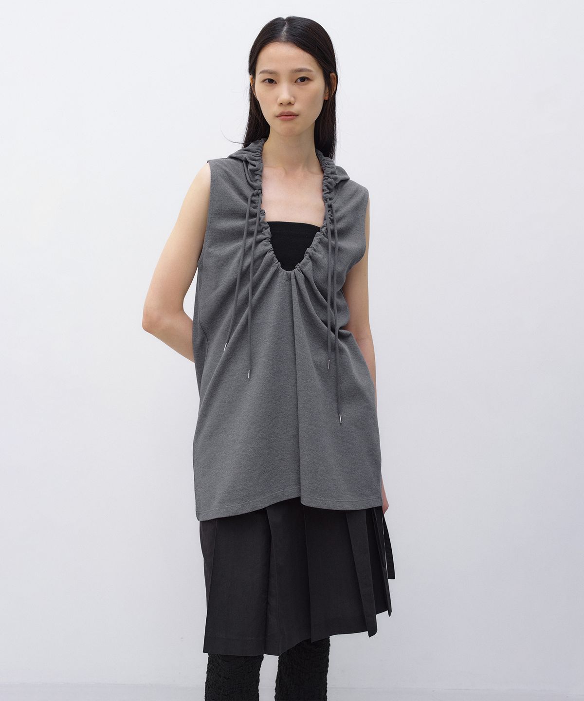 인사일런스 우먼(INSILENCE WOMEN) 스트링 후디드 탑 MELANGE GREY
