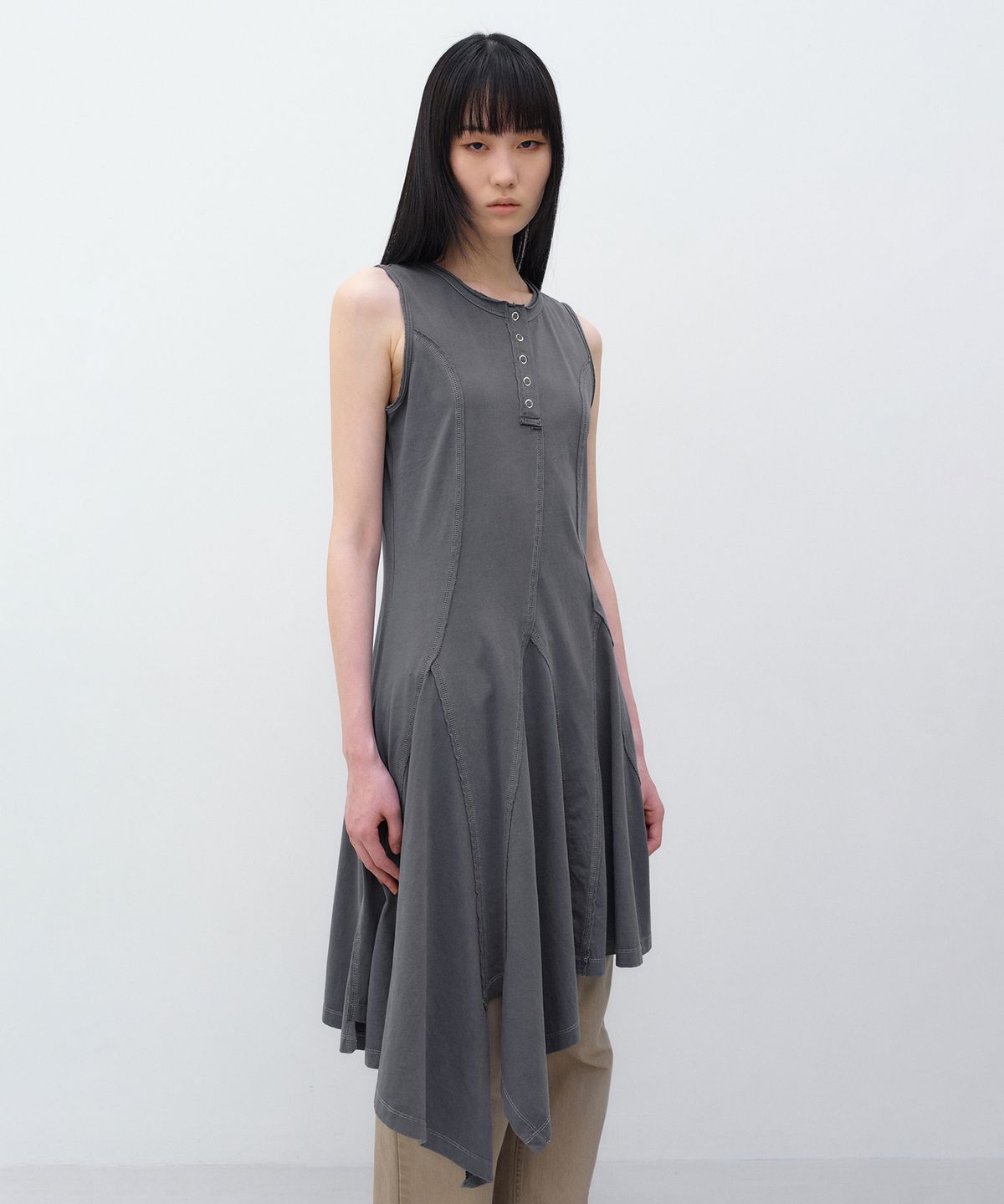 인사일런스 우먼(INSILENCE WOMEN) 코튼 다잉 헨리넥 원피스 WASHED CHARCOAL