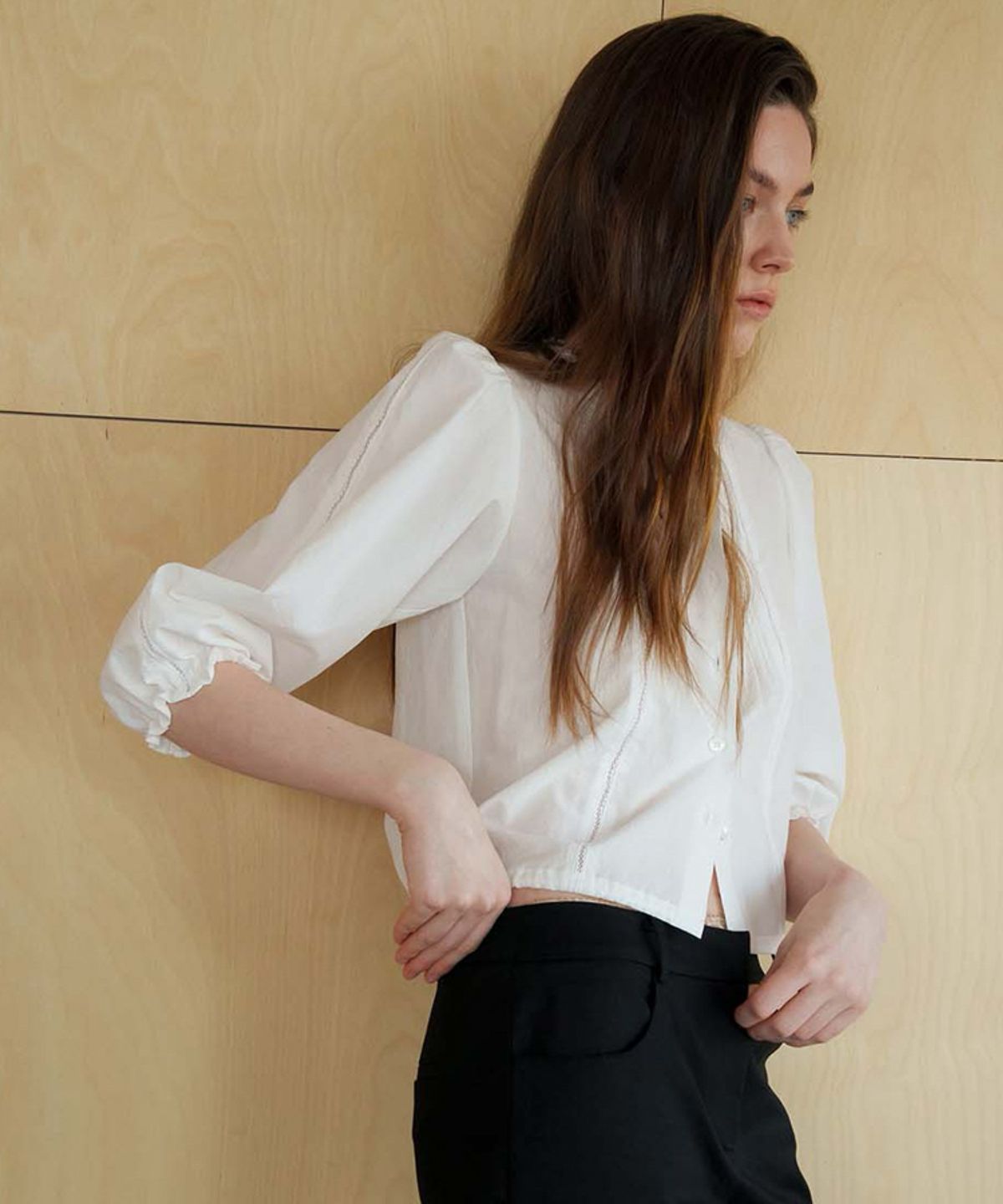 스러움(SEUREOUM) Chloe Blouse_Ivory