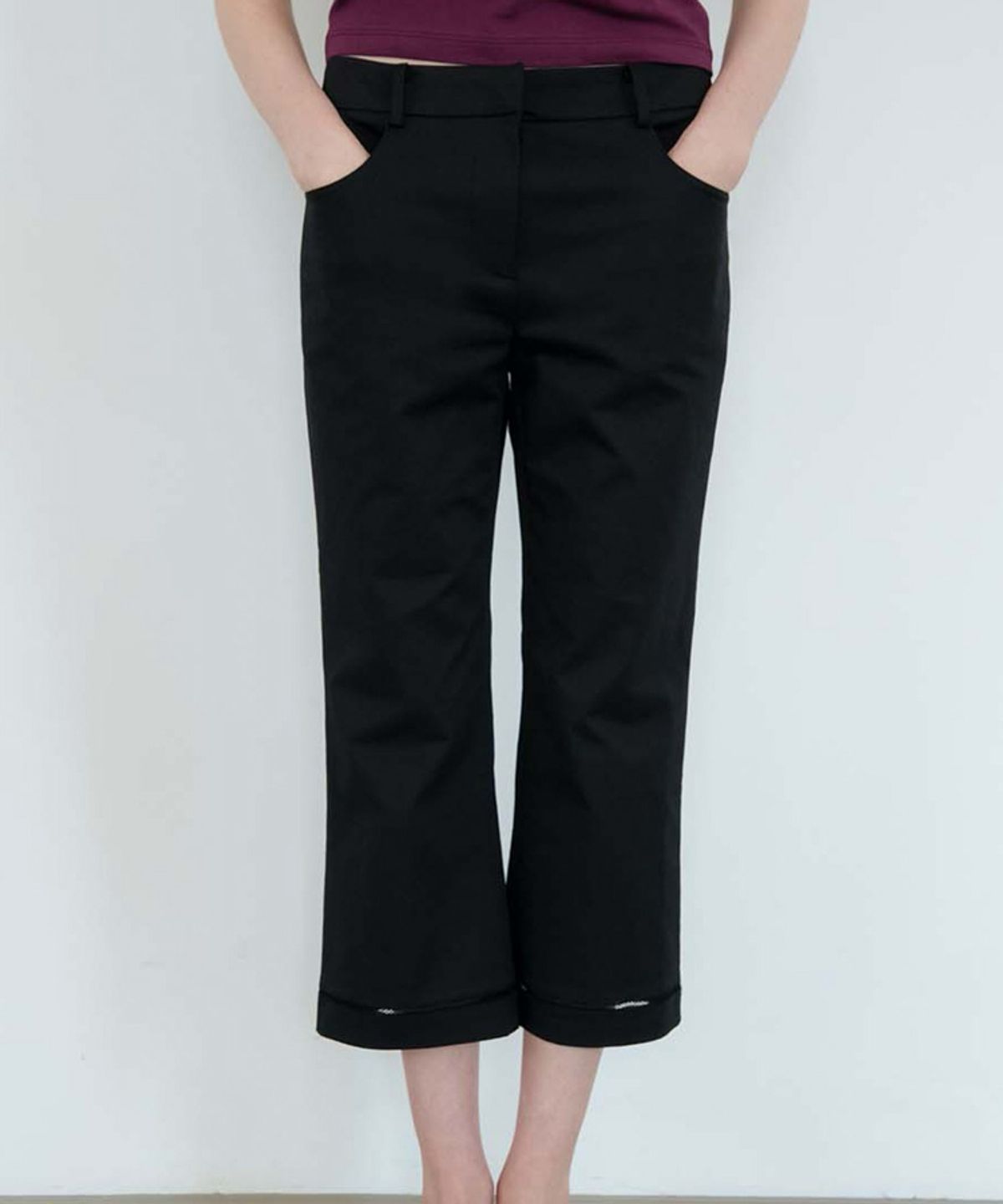 스러움(SEUREOUM) Flare Capri Pants