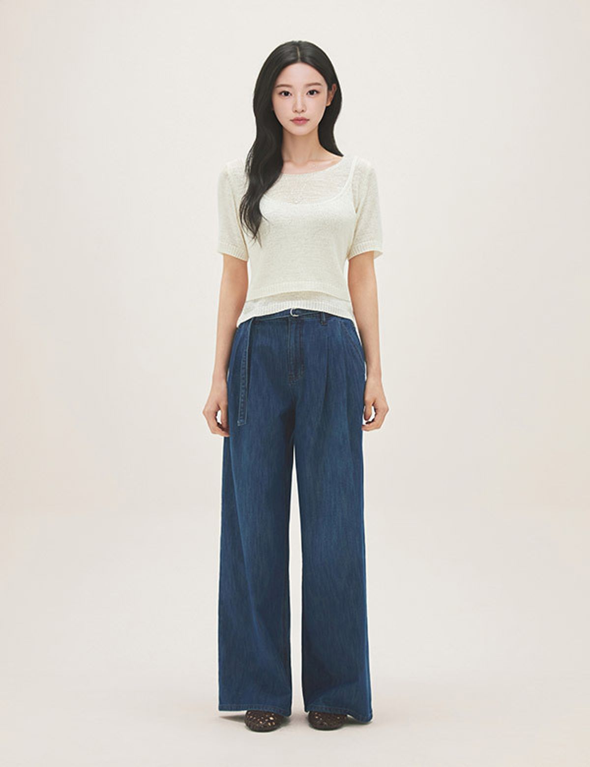 로엠(ROEM) 린넨 벨티드 턱 와이드 데님 RMTJG25G11
