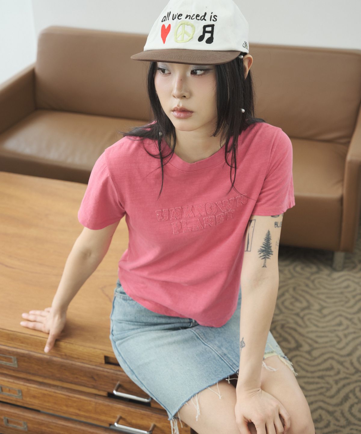 언노운 플라넷(UNKNOWN PLANET) 아카이브 워시드 엠블럼 크롭티 4컬러