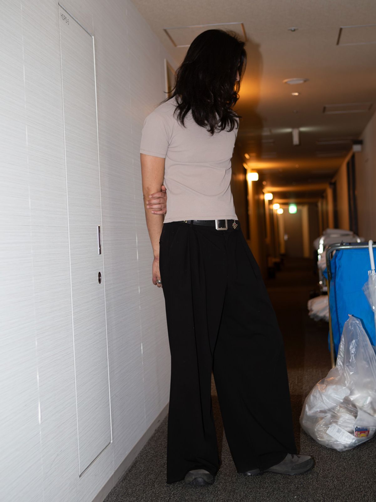 고저(GOZER) LIGHT RIB SLIM T-SHIRT_BEIGE