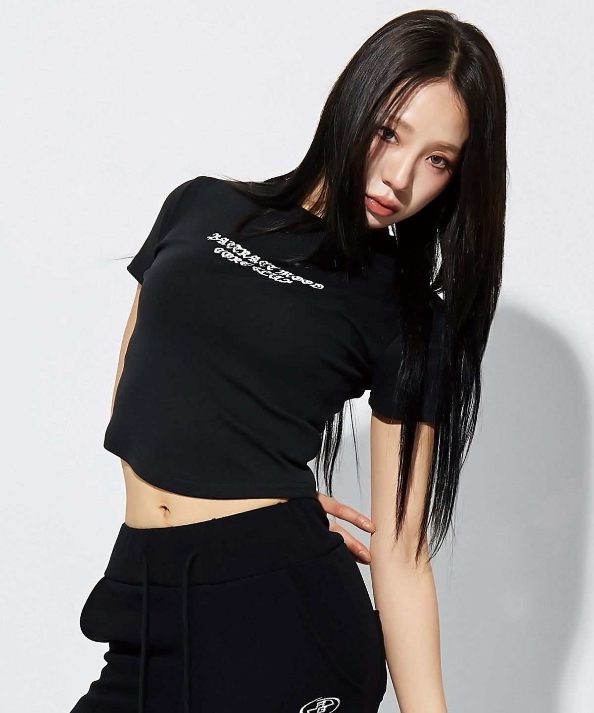 베트랙트(BATTRACT) 우먼스 코어 클럽 크롭 라운딩 티셔츠_블랙