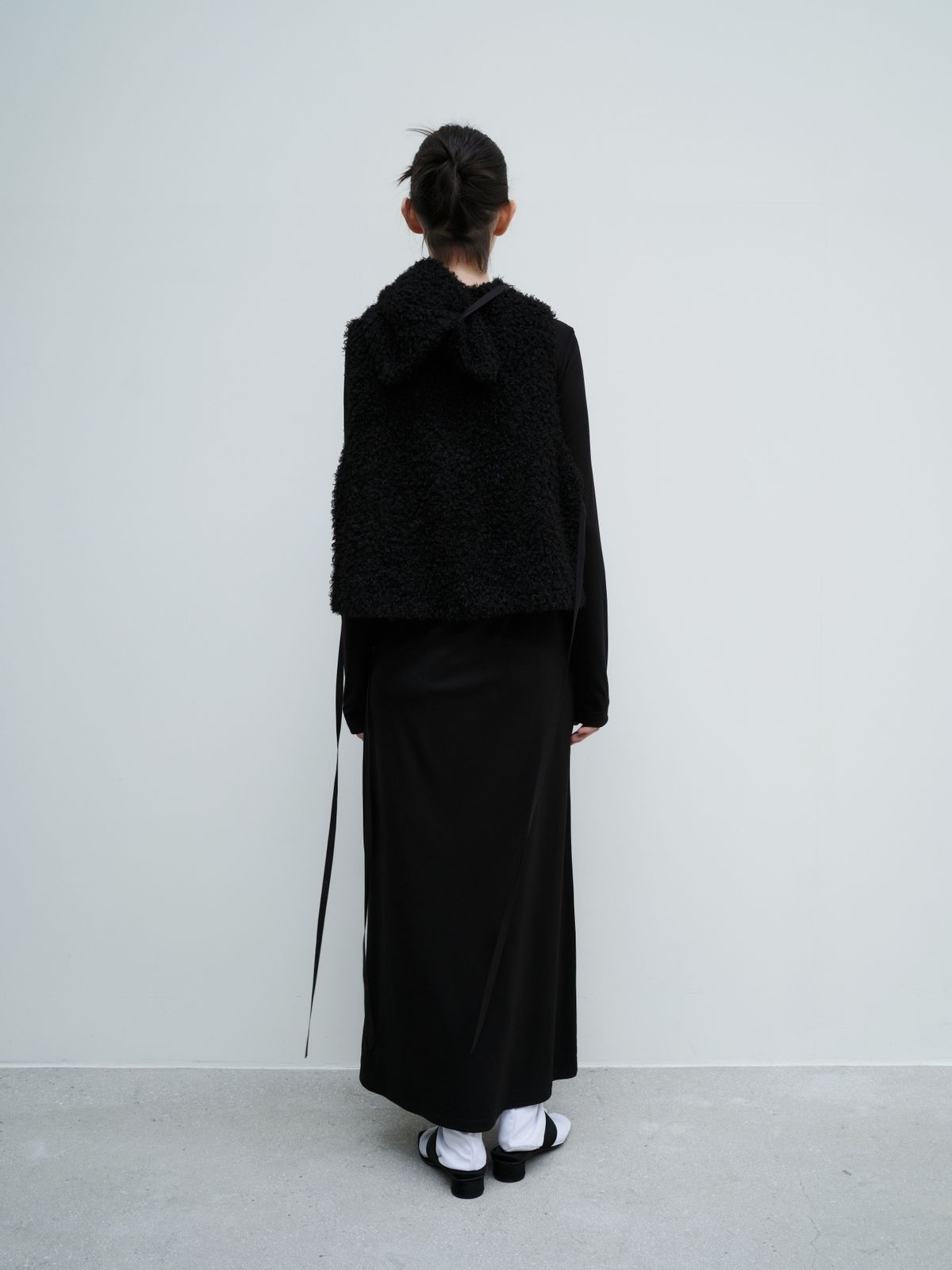 잡화룸(JABHUAROOM) TETHERED FUR VEST, (BLACK)