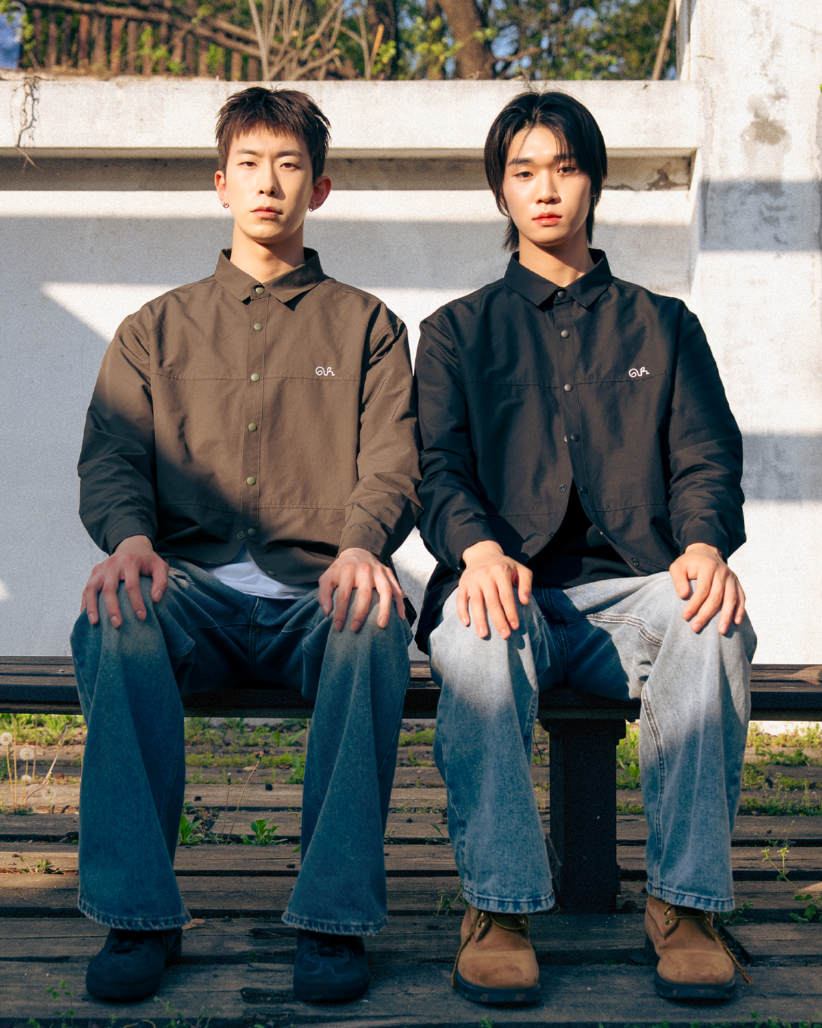아워섹션(OURSECTION) 모노 호리존 셔츠 [브라운]