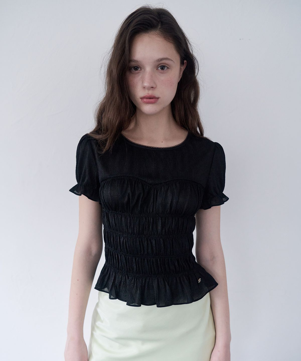 로라로라(ROLAROLA) SMOCKING SHIRRING BLOUSE BLACK