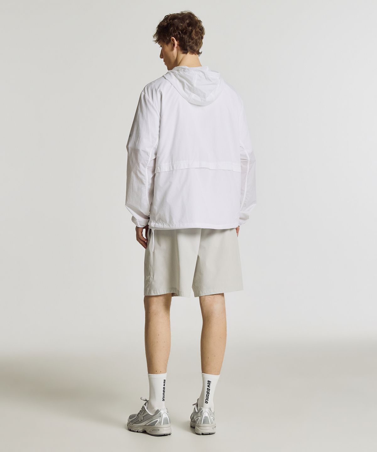 뉴발란스(NEW BALANCE) NBNAG21503 / UNI AIR 초경량 후드 바람막이 (WHITE)