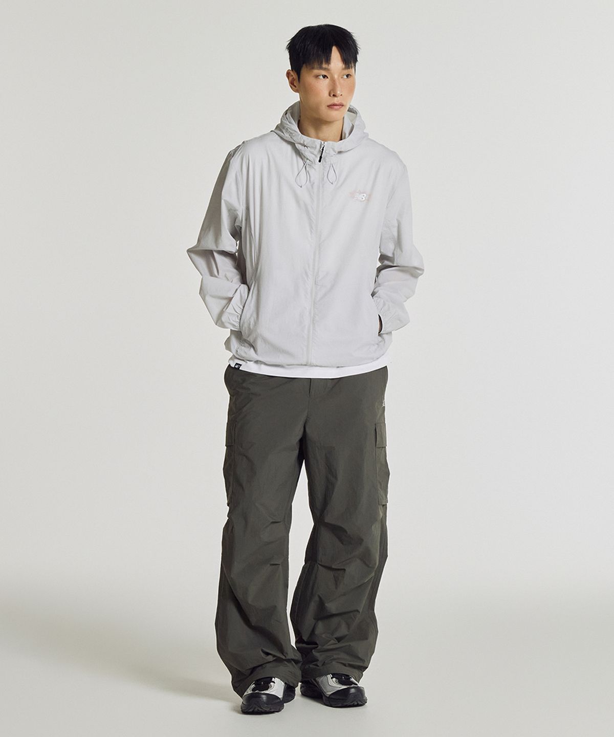 뉴발란스(NEW BALANCE) NBNAG21503 / UNI AIR 초경량 후드 바람막이 (LIGHT GRAY)