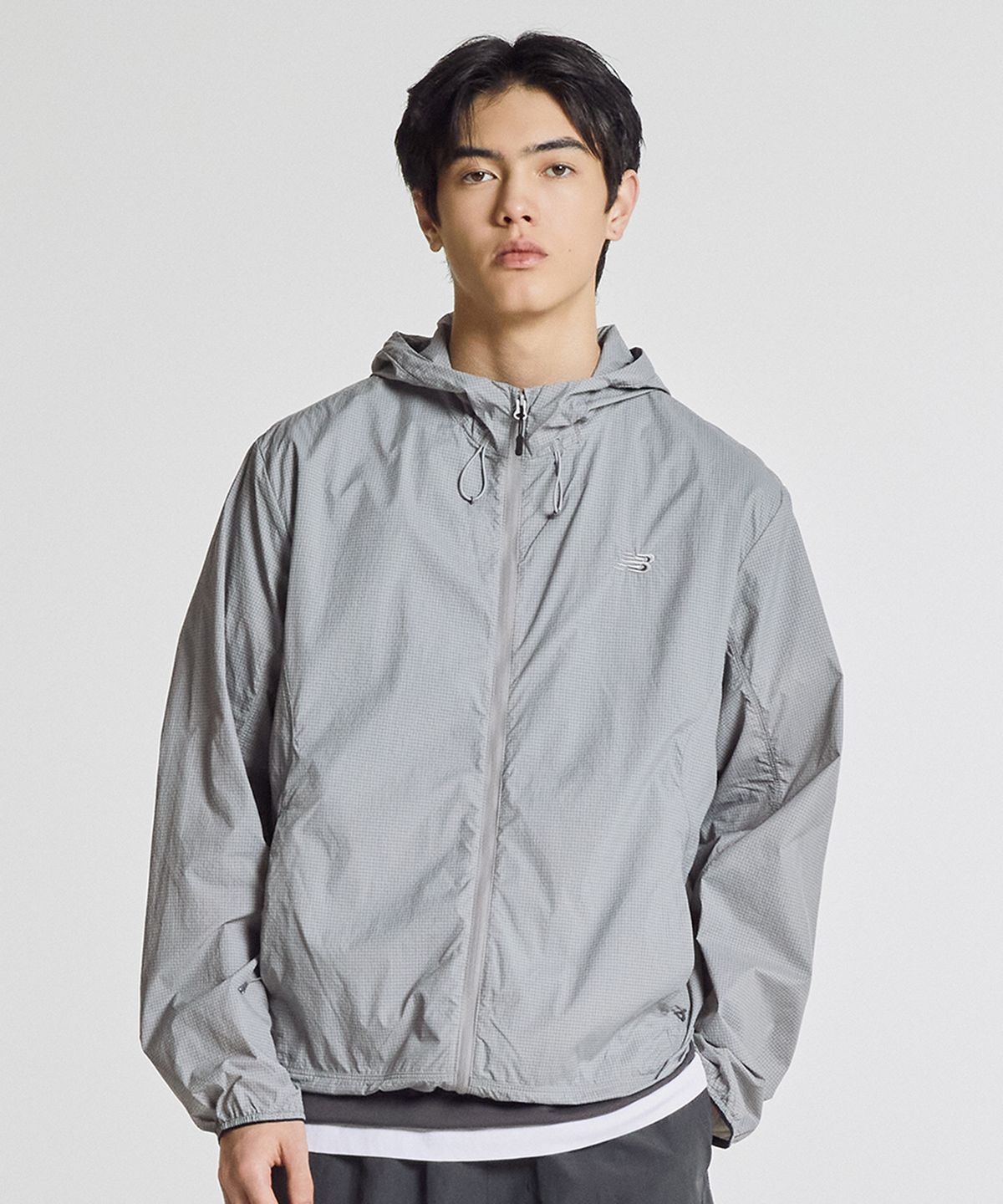 뉴발란스(NEW BALANCE) NBNAG21503 / UNI AIR 초경량 후드 바람막이 (GRAY)