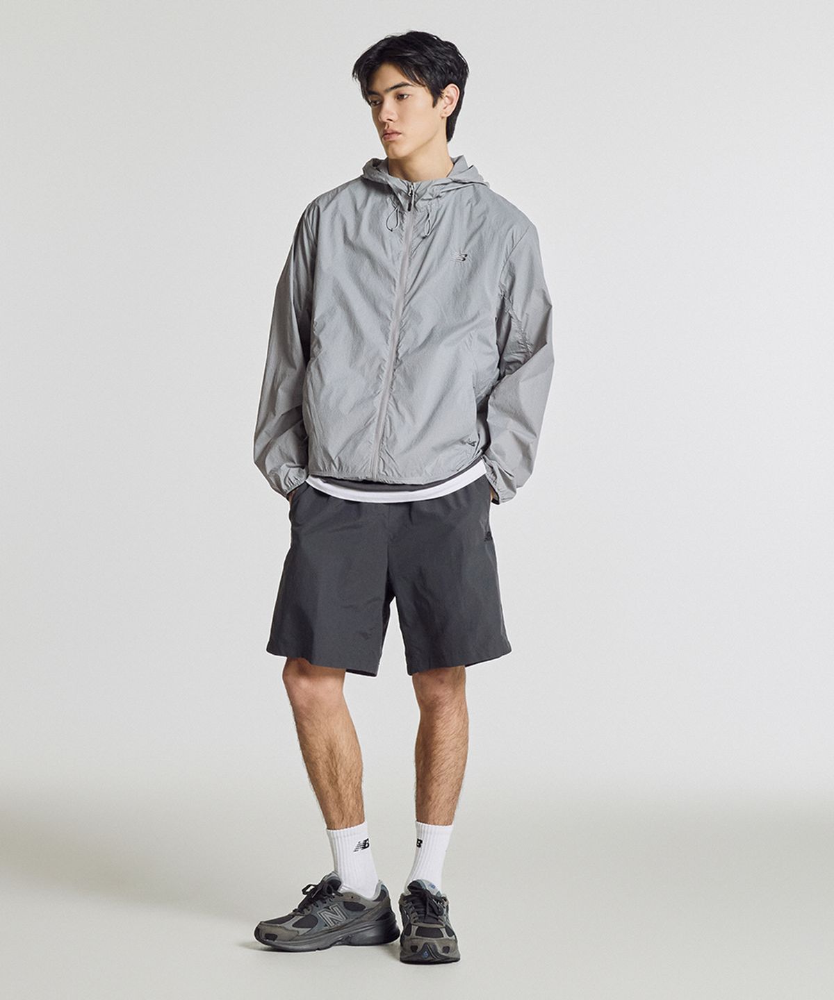 뉴발란스(NEW BALANCE) NBNAG21503 / UNI AIR 초경량 후드 바람막이 (GRAY)
