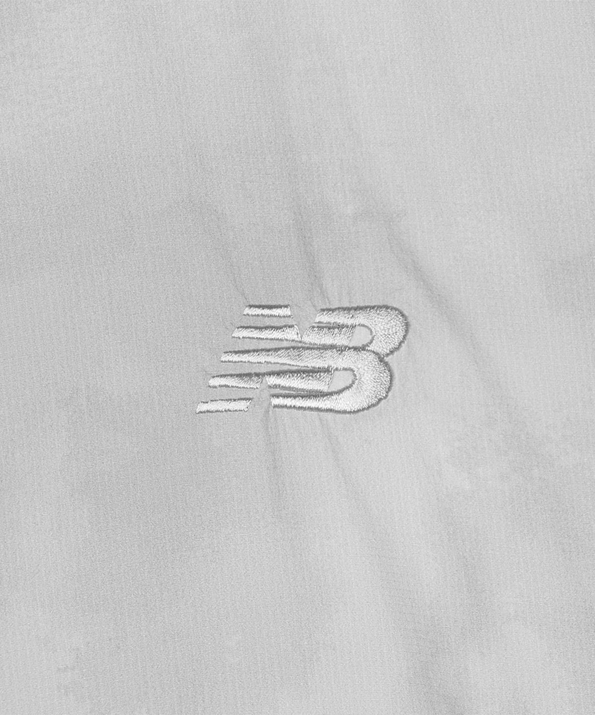 뉴발란스(NEW BALANCE) NBNAG21503 / UNI AIR 초경량 후드 바람막이 (CLOUD)