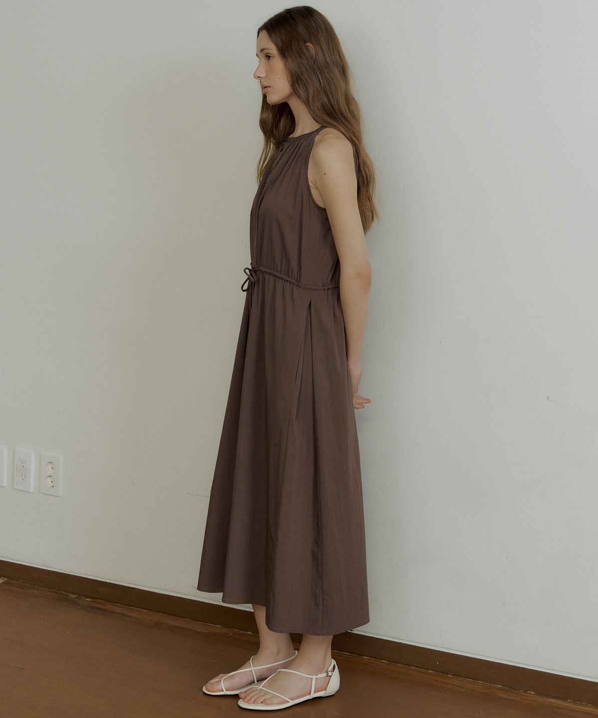 오떼뜨(OCTETTE) ELLUI STRING OPS_DEEP BROWN