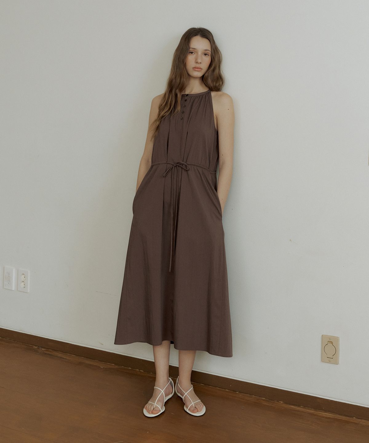 오떼뜨(OCTETTE) ELLUI STRING OPS_DEEP BROWN
