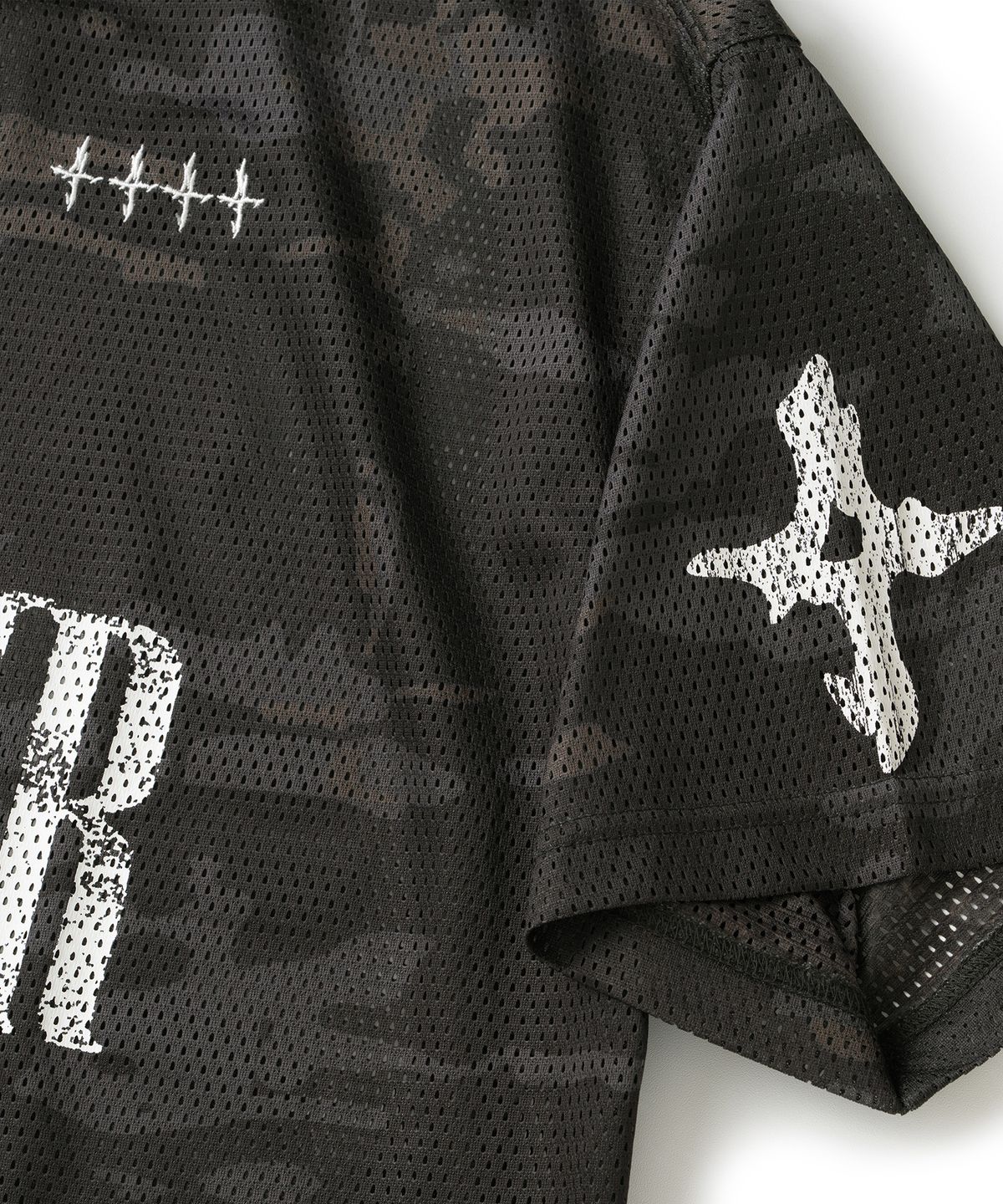 낫포너드(NOT4NERD) Symbol Crest Mesh Collar T-Shirts - Black