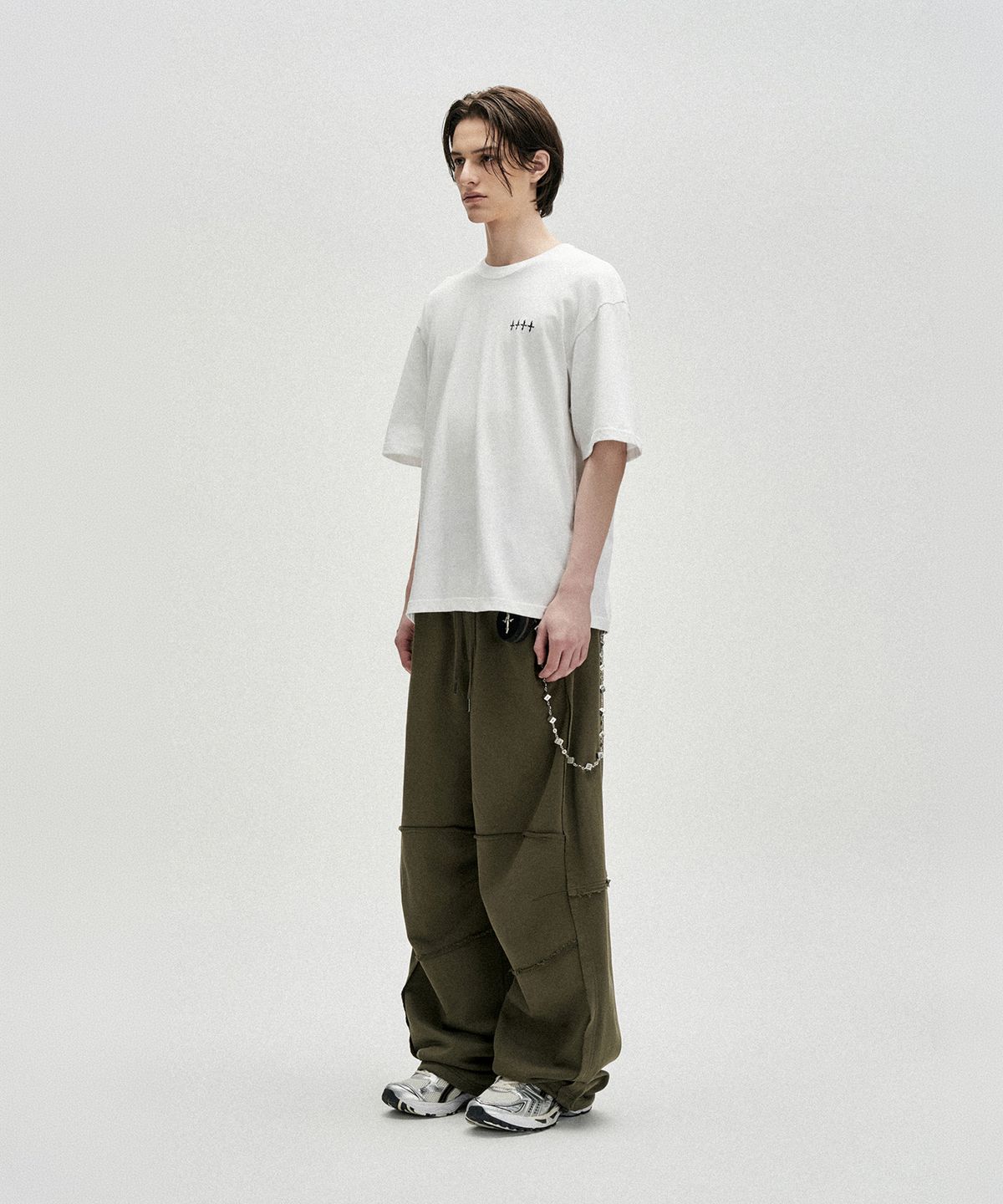 낫포너드(NOT4NERD) Raw Edge Curved Biker Sweat Pants - Khaki