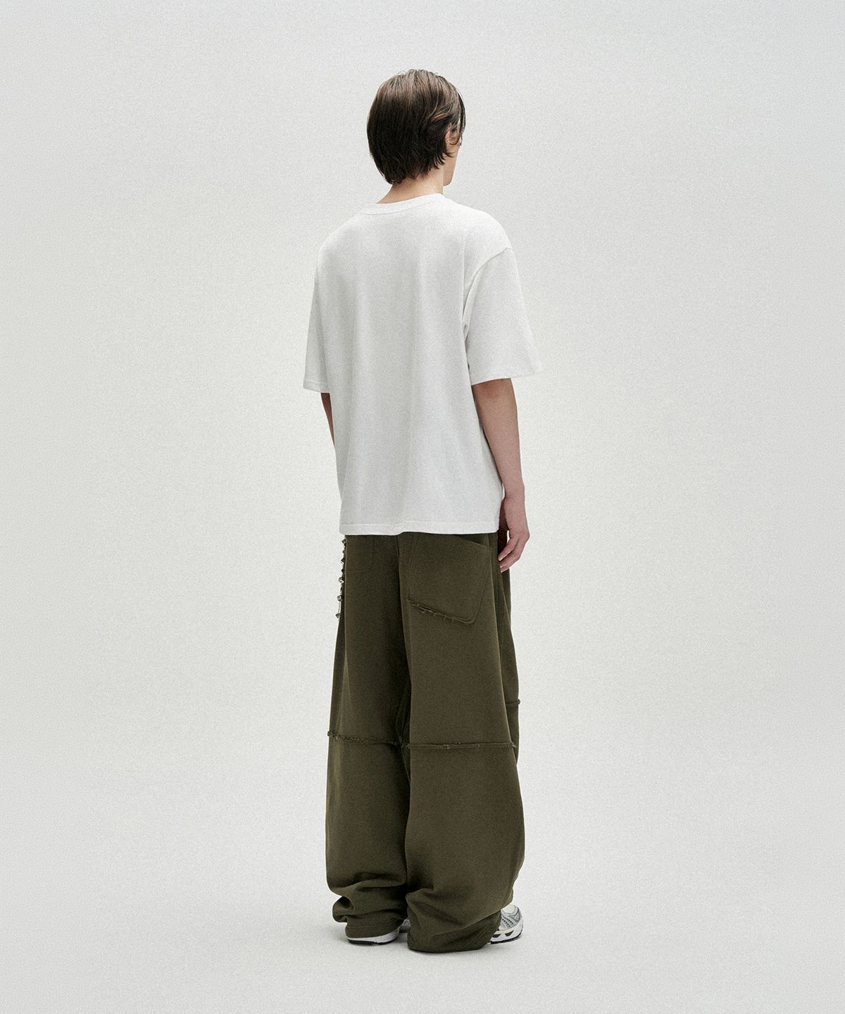 낫포너드(NOT4NERD) Raw Edge Curved Biker Sweat Pants - Khaki