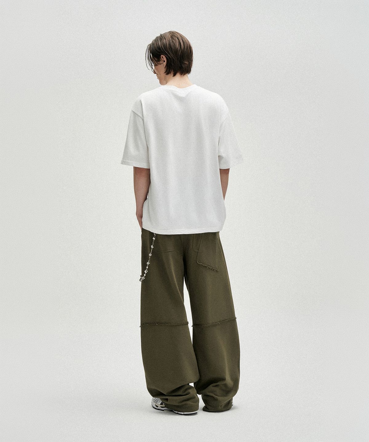 낫포너드(NOT4NERD) Raw Edge Curved Biker Sweat Pants - Khaki