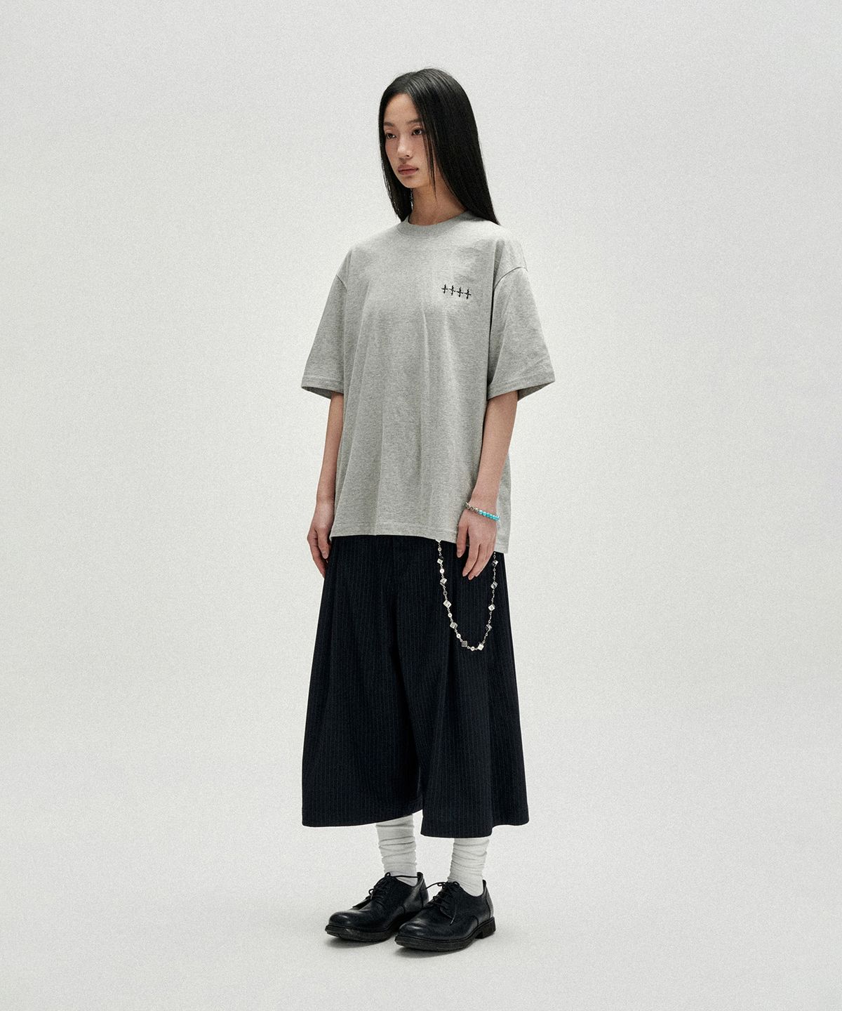 낫포너드(NOT4NERD) Two Tuck Stripe Bermuda Shorts - Navy
