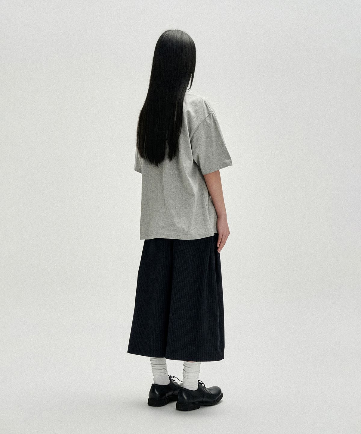 낫포너드(NOT4NERD) Two Tuck Stripe Bermuda Shorts - Navy