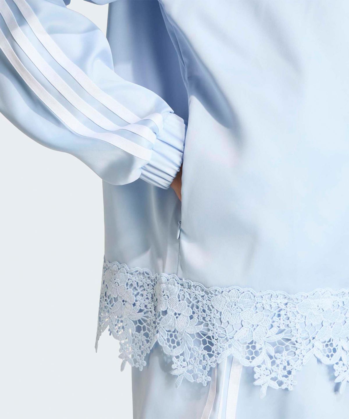 아디다스(ADIDAS) 새틴 레이스 파이어버드 루즈 트랙탑 - 크리스탈스카이 / LD1805