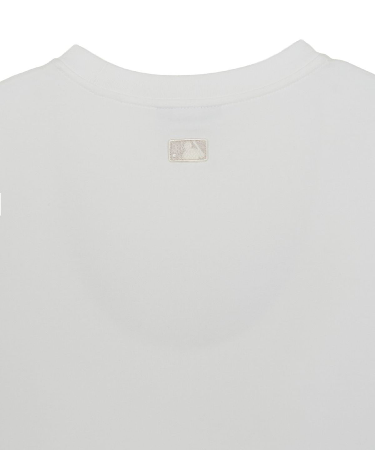 엠엘비(MLB) 여성 스몰 버니 그래픽 슬림 세미 크롭 반팔 티셔츠 NY (White)