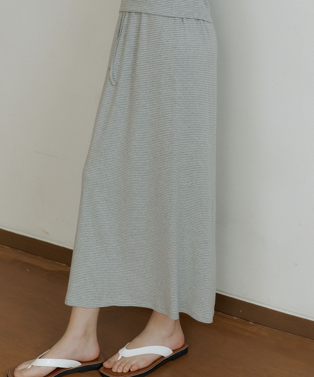 오떼뜨(OCTETTE) RIB STRIPE STRING SKIRTS_2COLOR