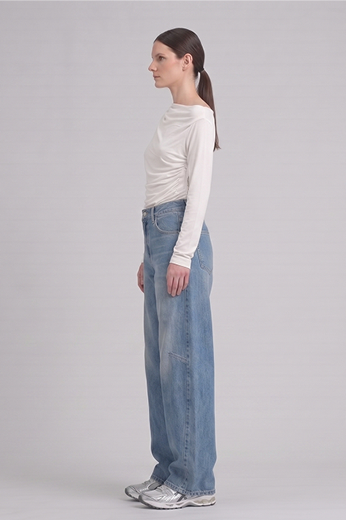 오드프레젠트(ODDPRESENT) Unbalanced Drape Top