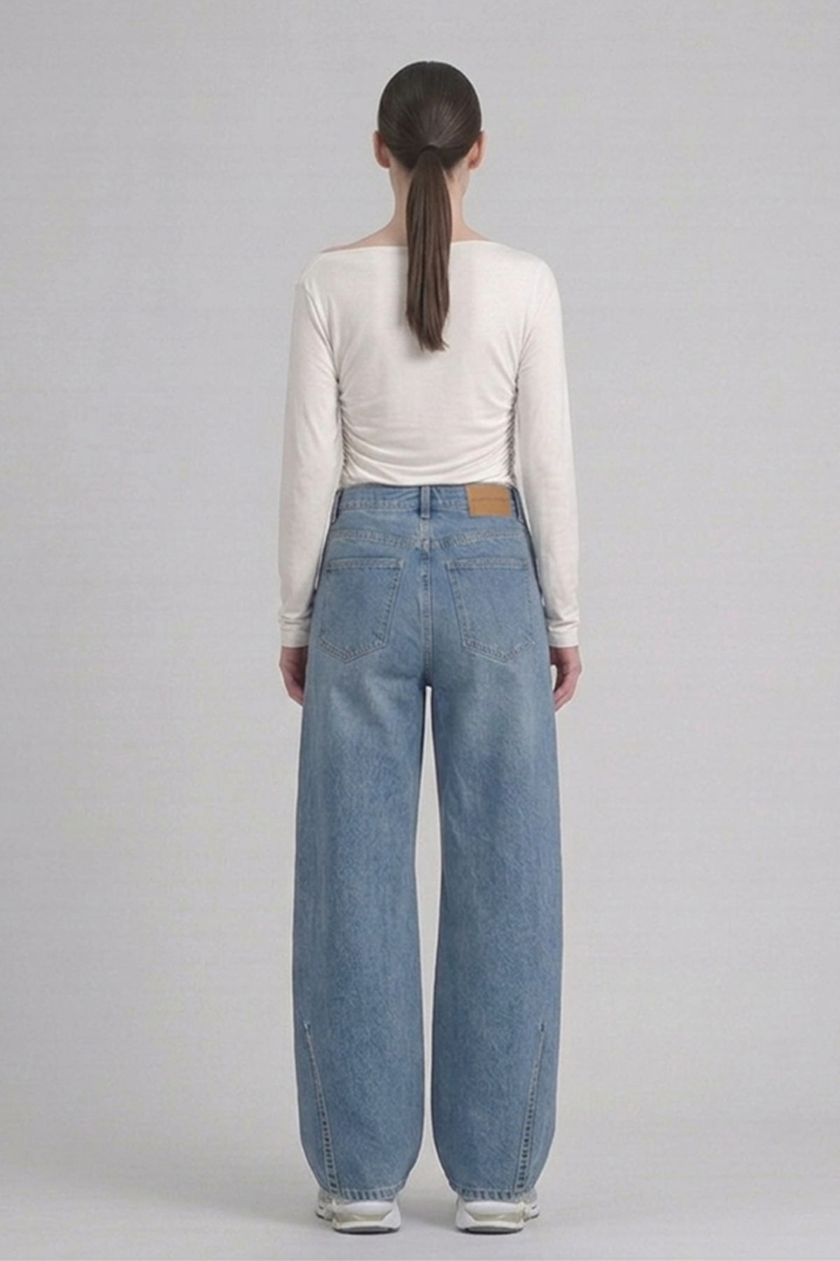 오드프레젠트(ODDPRESENT) Unbalanced Drape Top