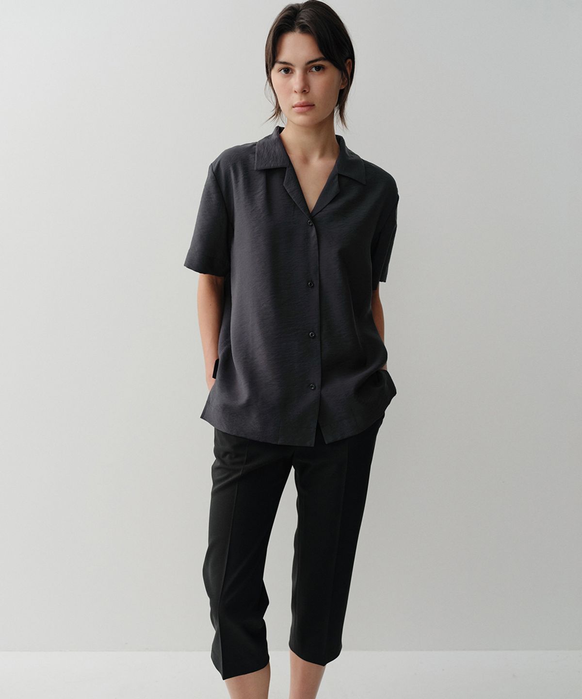 이아(EAAH) OPEN COLLAR SILK BLEND SHIRT (NAVY)
