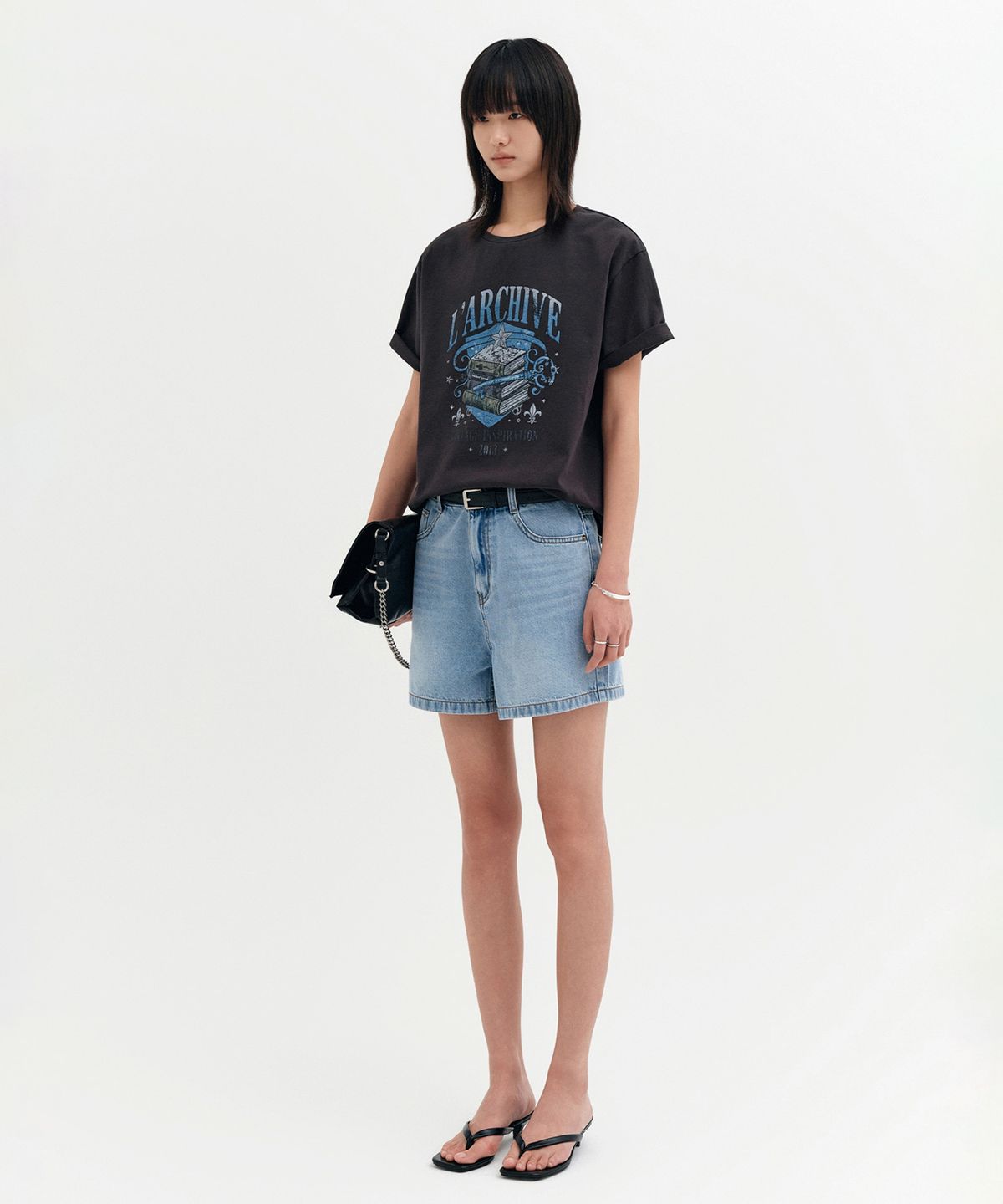룩캐스트(LOOKAST) 나디아 썸머 데님 쇼츠_라이트 블루 / NADIA SUMMER DENIM SHORTS_LIGHT BLUE